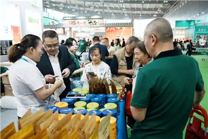 我與中部農(nóng)博會的24年 | 集團(tuán)公司副董事長吳浩人：連續(xù)24年參加，進(jìn)行品牌展示與新品推廣